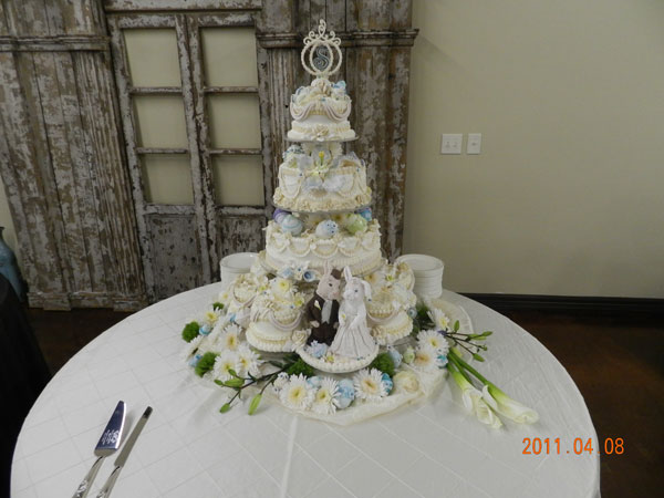 Plaza Event Center Southeast Texas wedding cake
