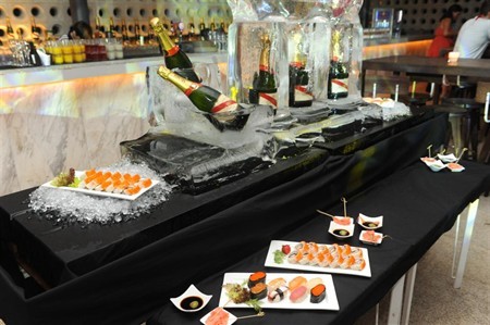 Ice Sculpture Beaumont wedding, wedding vendors Southeast Texas, caterer Southeast Texas, SETX cater, SETX wedding caterer, Chuck's Catering Beaumont TX, Chuck's Catering Port Arthur, wedding vendor Crystal Beach TX, bridal fair Beaumont TX