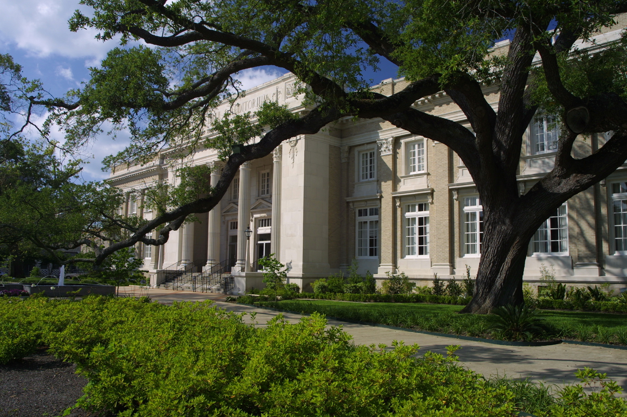 Julie Rogers Theater, wedding venue Beaumont TX, wedding venue Southeast Texas, SETX wedding venue,